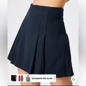 Mid waist pleated mini skirt
